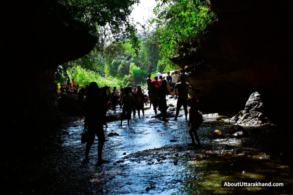 Vashishta Cave - About Uttarakhand