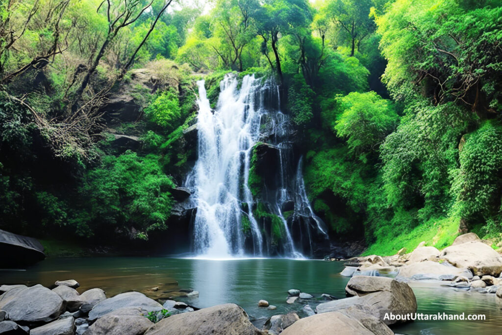 Barati Rau Waterfall